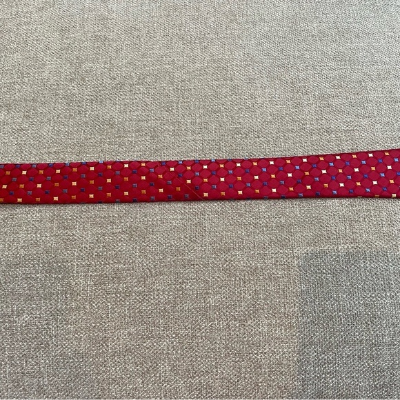 Jos A Bank Silk Made in the USA Diamonds Circles Gold Blue Red Professional Tie - Picture 8 of 10